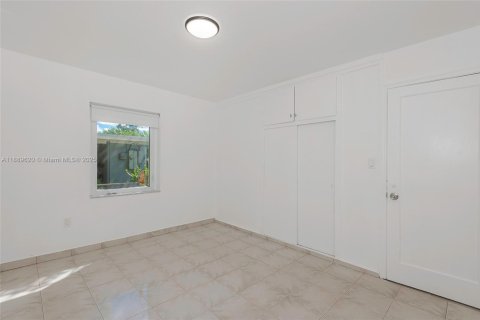 Villa ou maison à vendre à North Miami, Floride: 2 chambres, 69.68 m2 № 1938740 - photo 17