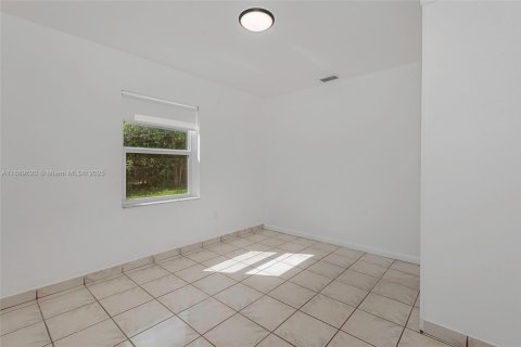 Villa ou maison à vendre à North Miami, Floride: 2 chambres, 69.68 m2 № 1938740 - photo 20