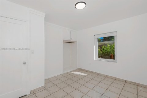 Villa ou maison à vendre à North Miami, Floride: 2 chambres, 69.68 m2 № 1938740 - photo 21