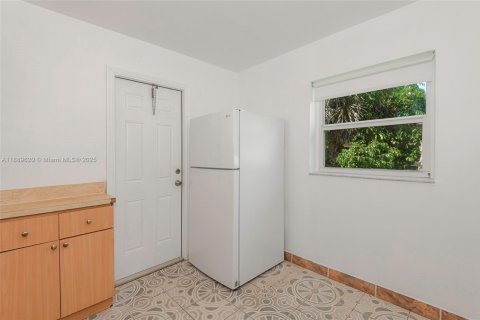 Villa ou maison à vendre à North Miami, Floride: 2 chambres, 69.68 m2 № 1938740 - photo 12
