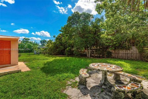 Villa ou maison à vendre à North Miami, Floride: 2 chambres, 69.68 m2 № 1938740 - photo 23