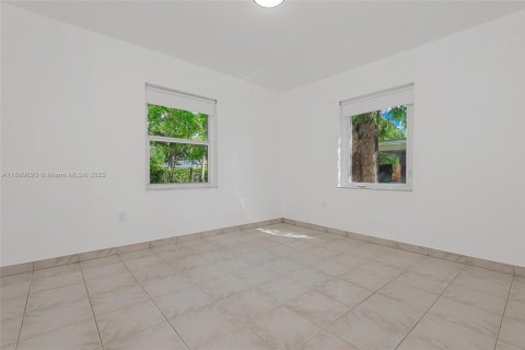 Villa ou maison à vendre à North Miami, Floride: 2 chambres, 69.68 m2 № 1938740 - photo 14