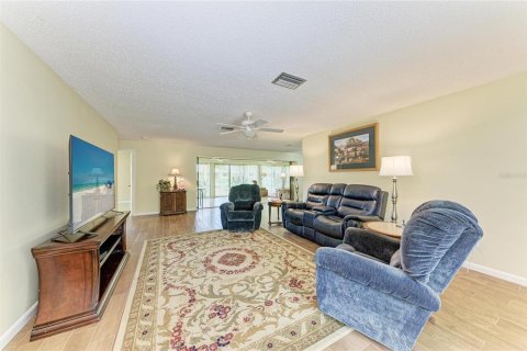 House in Sarasota, Florida 2 bedrooms, 163.14 sq.m. № 2213133 - photo 7
