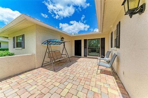 House in Sarasota, Florida 2 bedrooms, 163.14 sq.m. № 2213133 - photo 3