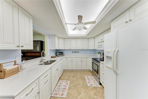 House in Sarasota, Florida 2 bedrooms, 163.14 sq.m. № 2213133 - photo 11