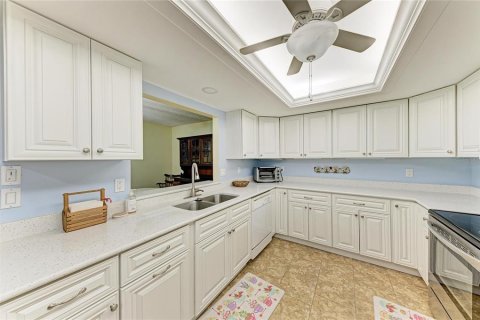 House in Sarasota, Florida 2 bedrooms, 163.14 sq.m. № 2213133 - photo 12