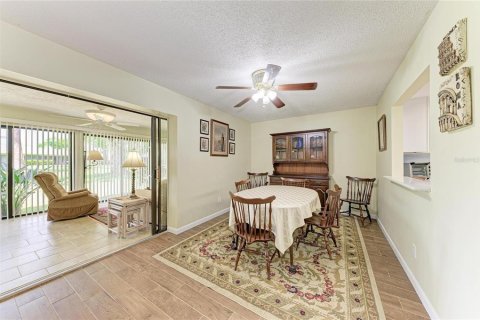 House in Sarasota, Florida 2 bedrooms, 163.14 sq.m. № 2213133 - photo 15