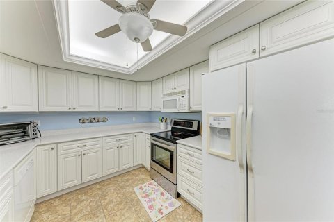House in Sarasota, Florida 2 bedrooms, 163.14 sq.m. № 2213133 - photo 13