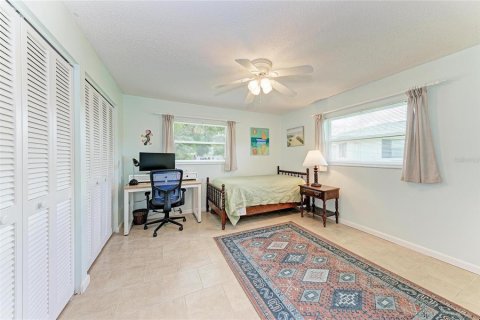 House in Sarasota, Florida 2 bedrooms, 163.14 sq.m. № 2213133 - photo 23