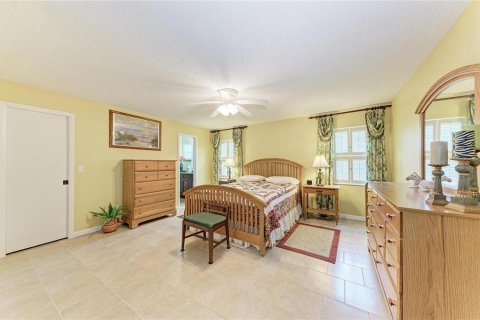 House in Sarasota, Florida 2 bedrooms, 163.14 sq.m. № 2213133 - photo 18