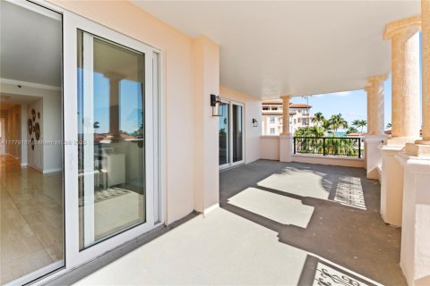 Copropriété à louer à Miami Beach, Floride: 2 chambres, 174.19 m2 № 2015165 - photo 30