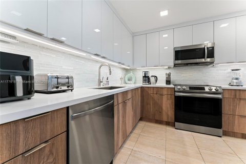 Copropriété à louer à Miami Beach, Floride: 2 chambres, 174.19 m2 № 2015165 - photo 20