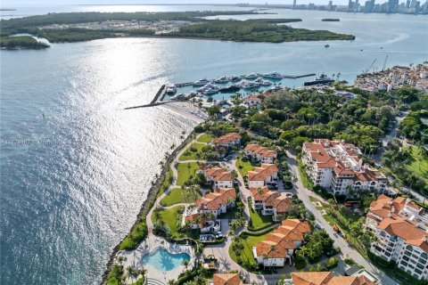 Copropriété à louer à Miami Beach, Floride: 2 chambres, 174.19 m2 № 2015165 - photo 6