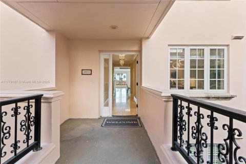 Copropriété à louer à Miami Beach, Floride: 2 chambres, 174.19 m2 № 2015165 - photo 13