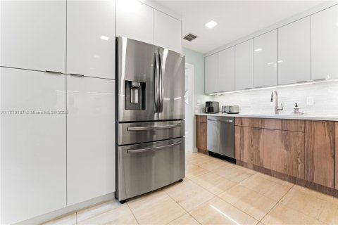 Copropriété à louer à Miami Beach, Floride: 2 chambres, 174.19 m2 № 2015165 - photo 21