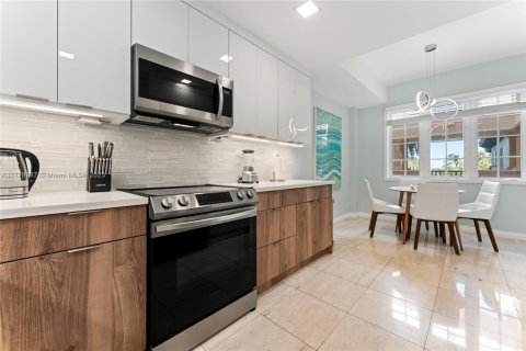 Copropriété à louer à Miami Beach, Floride: 2 chambres, 174.19 m2 № 2015165 - photo 19