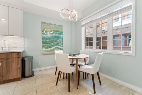 Copropriété à louer à Miami Beach, Floride: 2 chambres, 174.19 m2 № 2015165 - photo 16