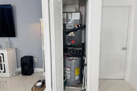 Condominio en venta en Miami, Florida, 2 dormitorios, 100.33 m2 № 1764682 - foto 30