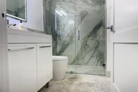 Condominio en venta en Miami, Florida, 2 dormitorios, 100.33 m2 № 1764682 - foto 17