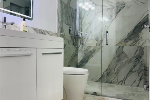 Condominio en venta en Miami, Florida, 2 dormitorios, 100.33 m2 № 1764682 - foto 16