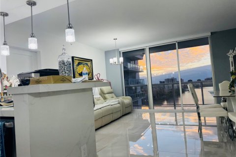 Condominio en venta en Miami, Florida, 2 dormitorios, 100.33 m2 № 1764682 - foto 18