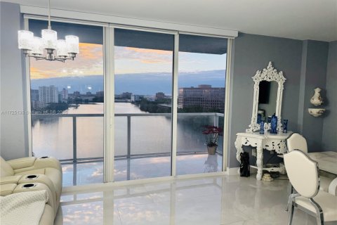 Condominio en venta en Miami, Florida, 2 dormitorios, 100.33 m2 № 1764682 - foto 4
