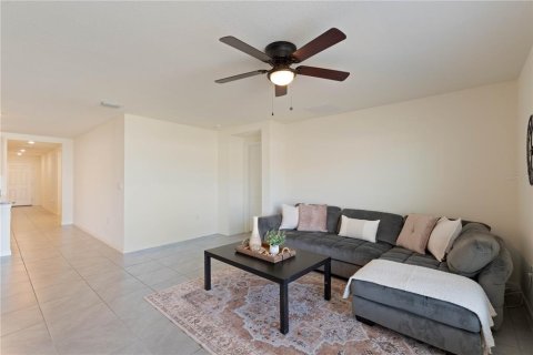 House in Wimauma, Florida 4 bedrooms, 171.5 sq.m. № 1567430 - photo 8