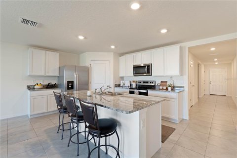 House in Wimauma, Florida 4 bedrooms, 171.5 sq.m. № 1567430 - photo 3