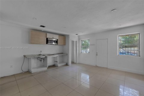 Immobilier commercial à vendre à Miami, Floride: 131.83 m2 № 2428097 - photo 9