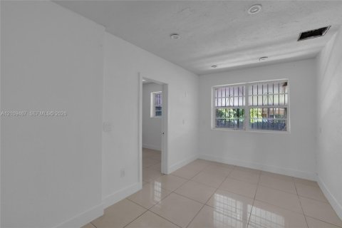 Immobilier commercial à vendre à Miami, Floride: 131.83 m2 № 2428097 - photo 19