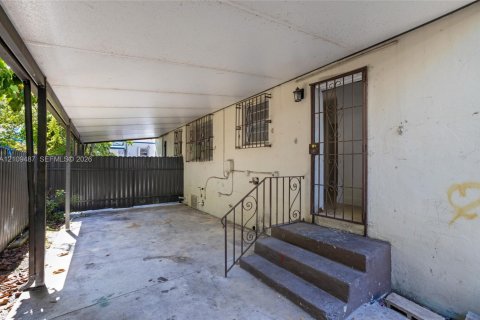 Immobilier commercial à vendre à Miami, Floride: 131.83 m2 № 2428097 - photo 8