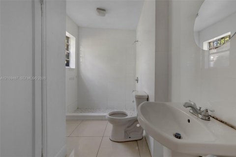 Immobilier commercial à vendre à Miami, Floride: 131.83 m2 № 2428097 - photo 15