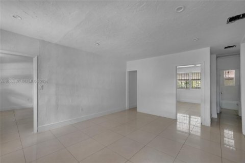 Immobilier commercial à vendre à Miami, Floride: 131.83 m2 № 2428097 - photo 21