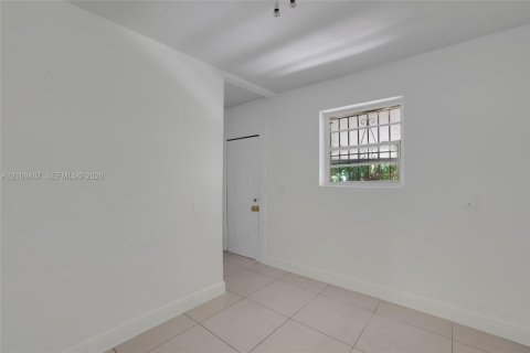Immobilier commercial à vendre à Miami, Floride: 131.83 m2 № 2428097 - photo 17