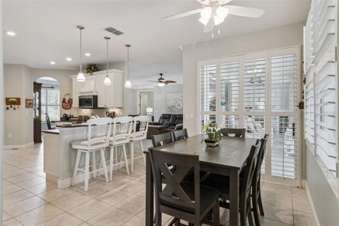 House in Kissimmee, Florida 2 bedrooms, 189.33 sq.m. № 2094017 - photo 13