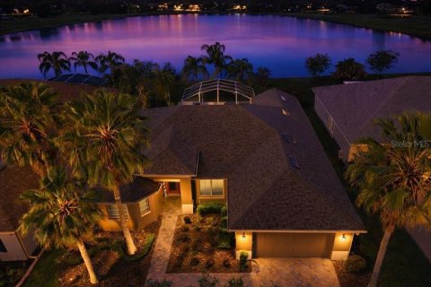 House in Kissimmee, Florida 2 bedrooms, 189.33 sq.m. № 2094017 - photo 2