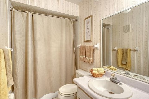 Condo in Sarasota, Florida, 2 bedrooms  № 2236800 - photo 22