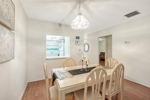 Condo in Sarasota, Florida, 2 bedrooms  № 2236800 - photo 10