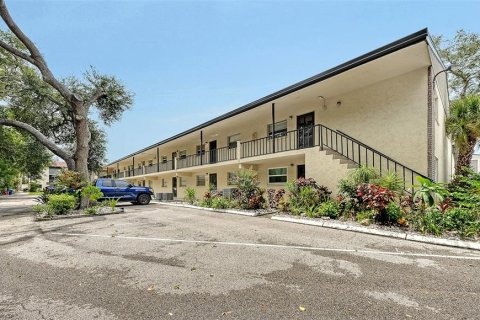 Condo in Sarasota, Florida, 2 bedrooms № 2236800