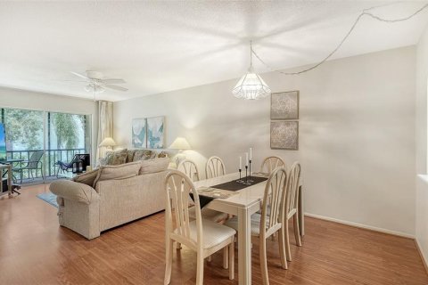 Condo in Sarasota, Florida, 2 bedrooms  № 2236800 - photo 3