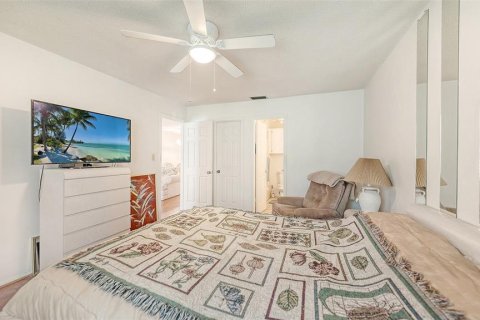 Condo in Sarasota, Florida, 2 bedrooms  № 2236800 - photo 16