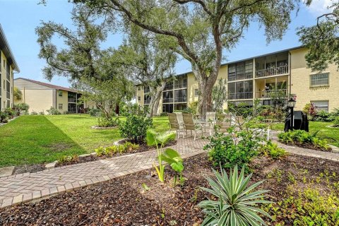 Condo in Sarasota, Florida, 2 bedrooms  № 2236800 - photo 25