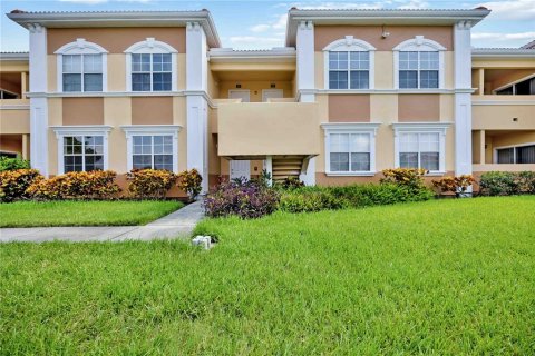 Copropriété à louer à Sarasota, Floride: 1 chambre, 76.37 m2 № 2403478 - photo 2