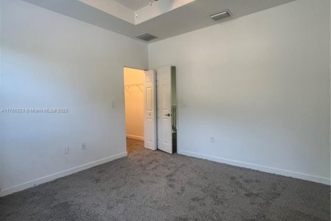 Touwnhouse à vendre à Cutler Bay, Floride: 3 chambres, 143.26 m2 № 1936989 - photo 14