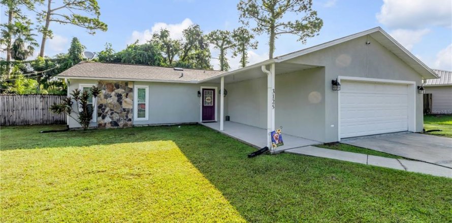 House in Edgewater, Florida 3 bedrooms, 115.94 sq.m. № 1907553