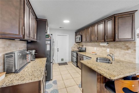House in Edgewater, Florida 3 bedrooms, 115.94 sq.m. № 1907553 - photo 17