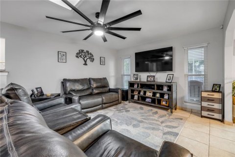House in Edgewater, Florida 3 bedrooms, 115.94 sq.m. № 1907553 - photo 8