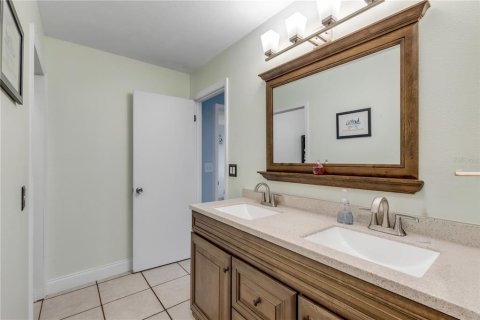 House in Edgewater, Florida 3 bedrooms, 115.94 sq.m. № 1907553 - photo 24