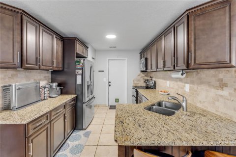House in Edgewater, Florida 3 bedrooms, 115.94 sq.m. № 1907553 - photo 16