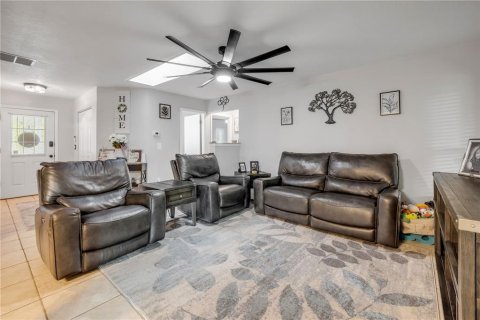 House in Edgewater, Florida 3 bedrooms, 115.94 sq.m. № 1907553 - photo 7